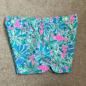 SOLD!! Lilly Pulitzer pull on shorts sz M